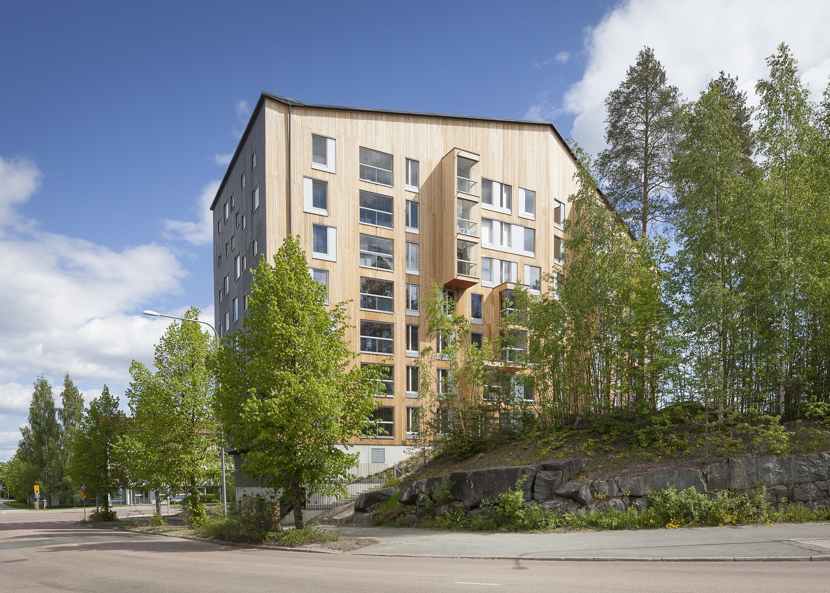 Puukuokka Housing Block, Jyväskylä 2014, OOPEAA Office for Peripheral Architecture. Kuva: Mikko Auerniitty