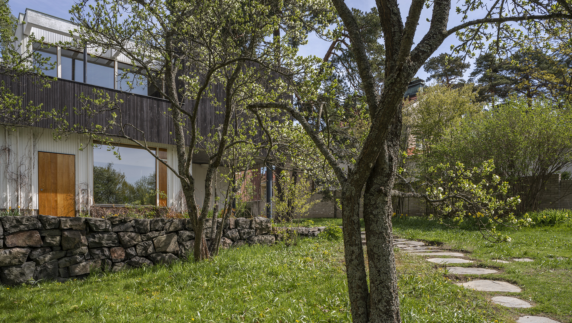 The Aalto House facade towards the garden.