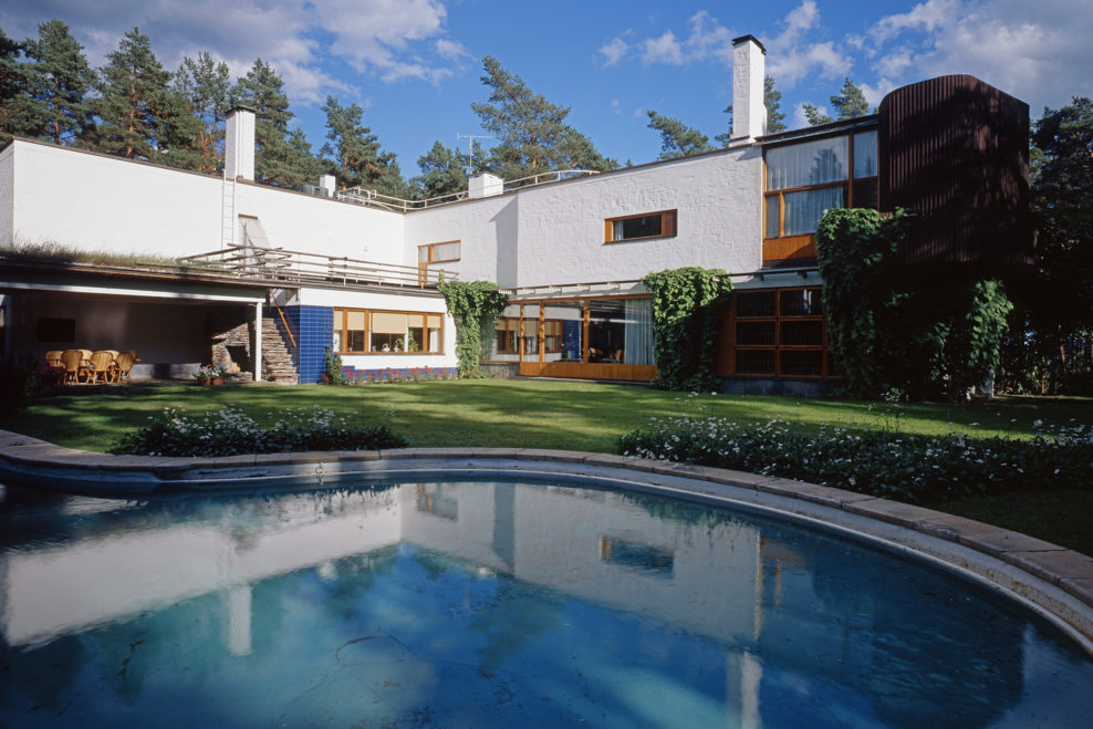 Villa Mairea photographed in the summer with pool in the foreground.