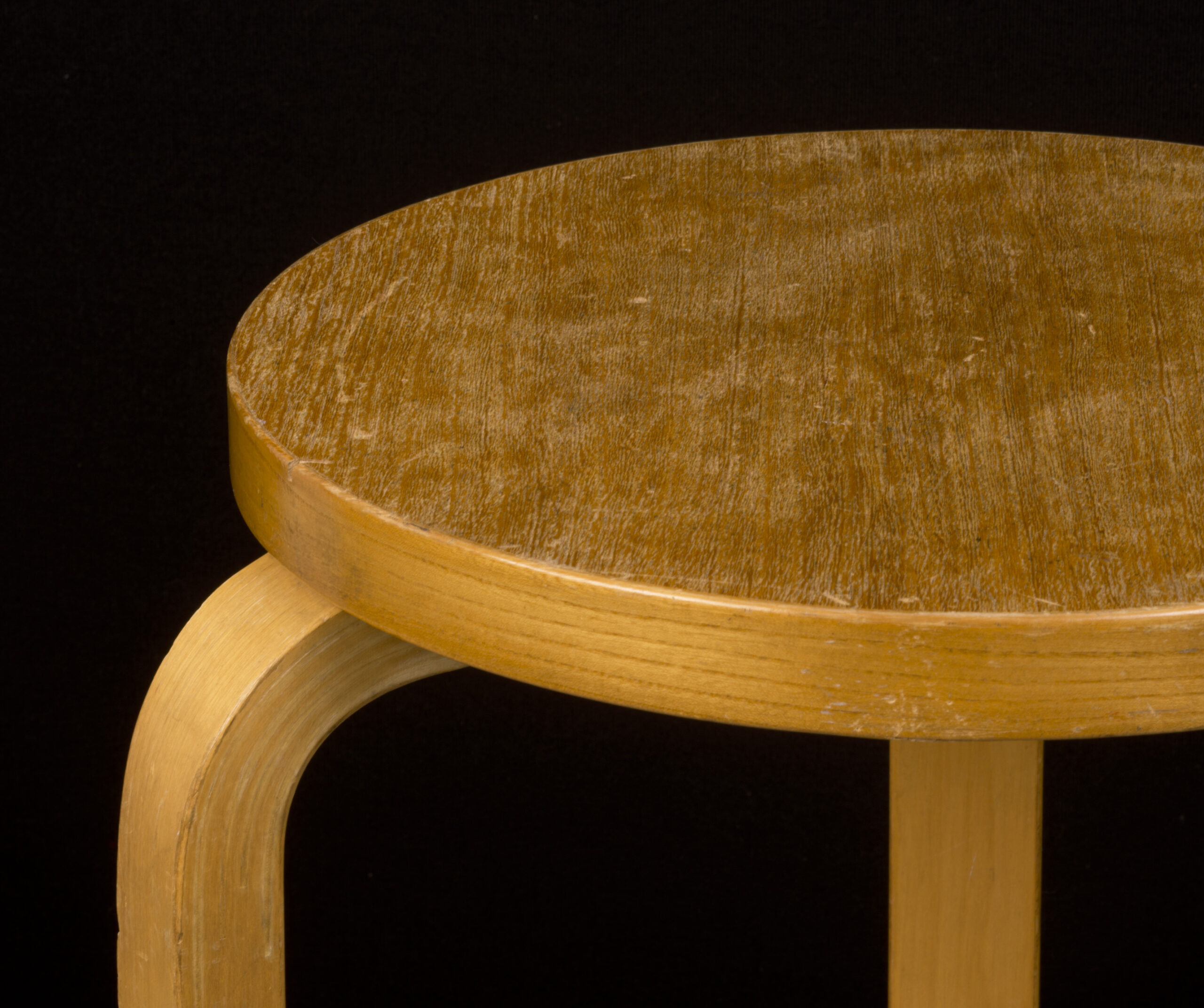 l-jalkajakkara-kuva-maija-holma-alvar-aalto-museo-saatio-2013